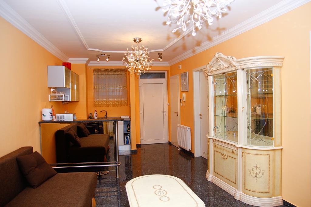 Club 218 Wellness Petra Apartman Siófok Buitenkant foto