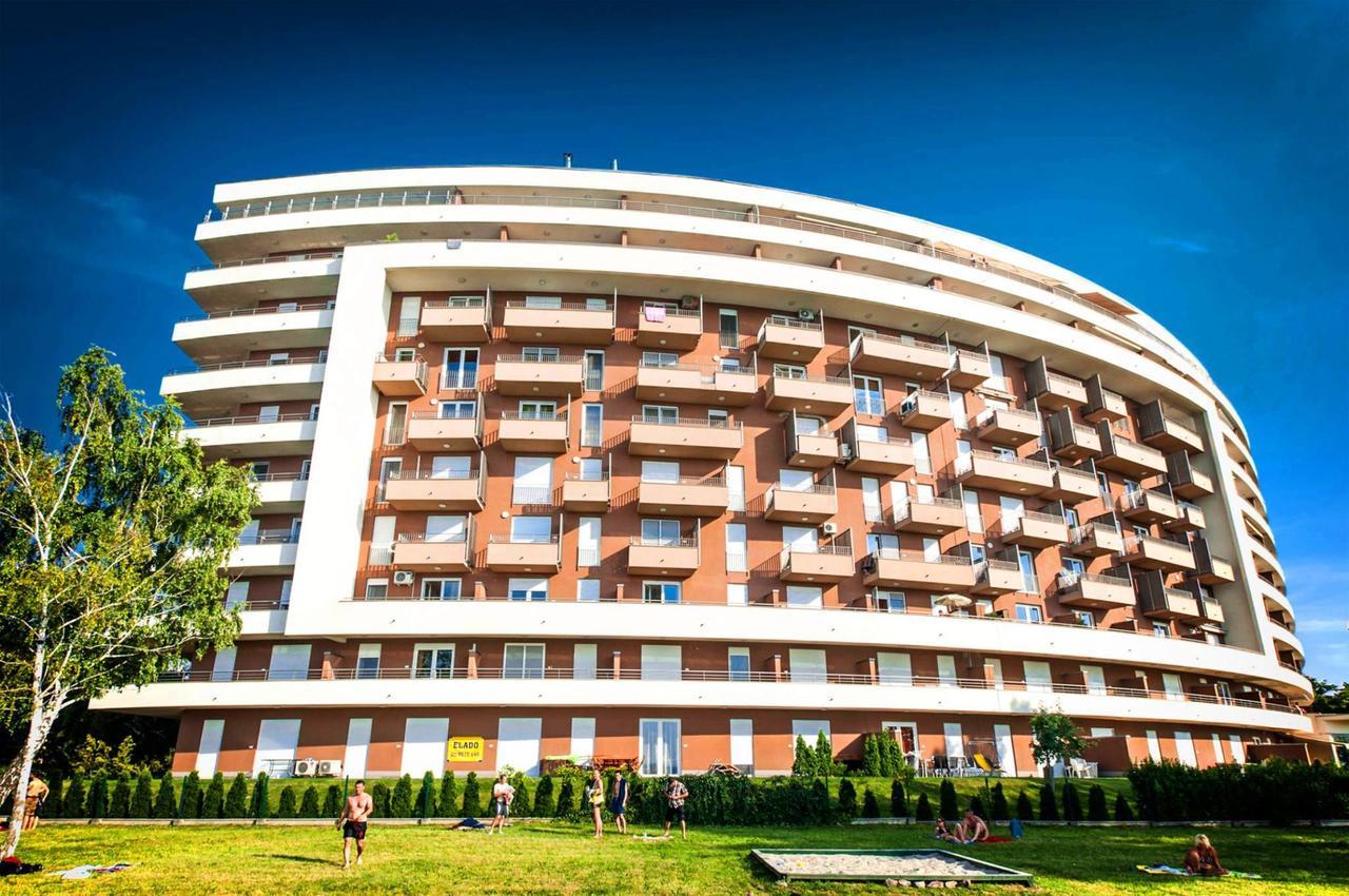 Club 218 Wellness Petra Apartman Siófok Buitenkant foto