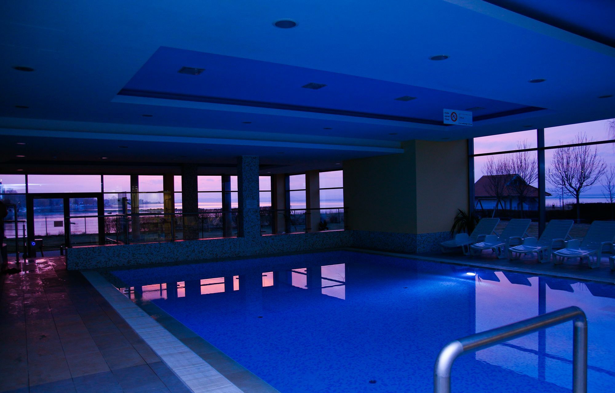 Club 218 Wellness Petra Apartman Siófok Buitenkant foto
